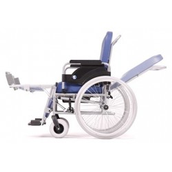 Wózek inwalidzko-toaletowy z pojemnikiem sanitarnym